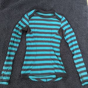 Lululemon long sleeve size 4